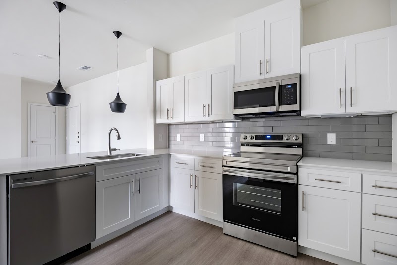 901 Rendon