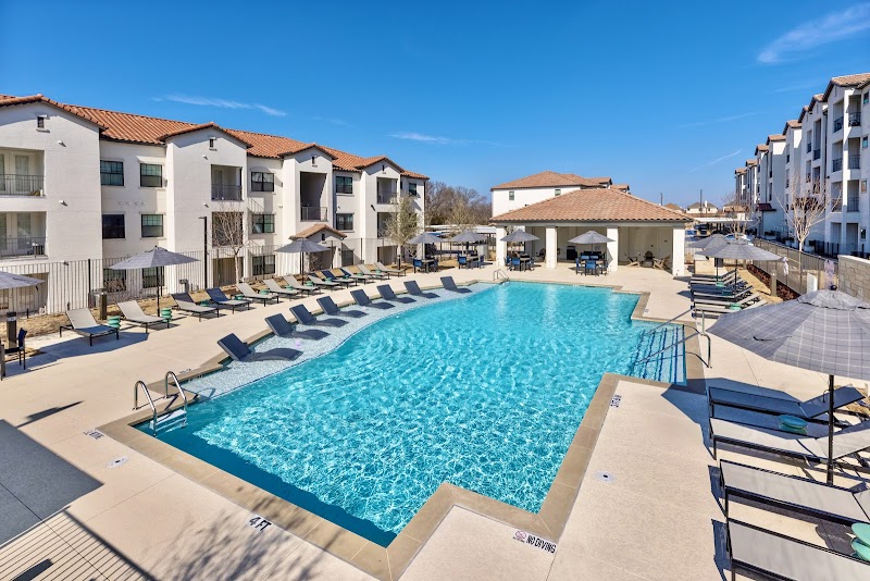Carriage Homes on the Lake