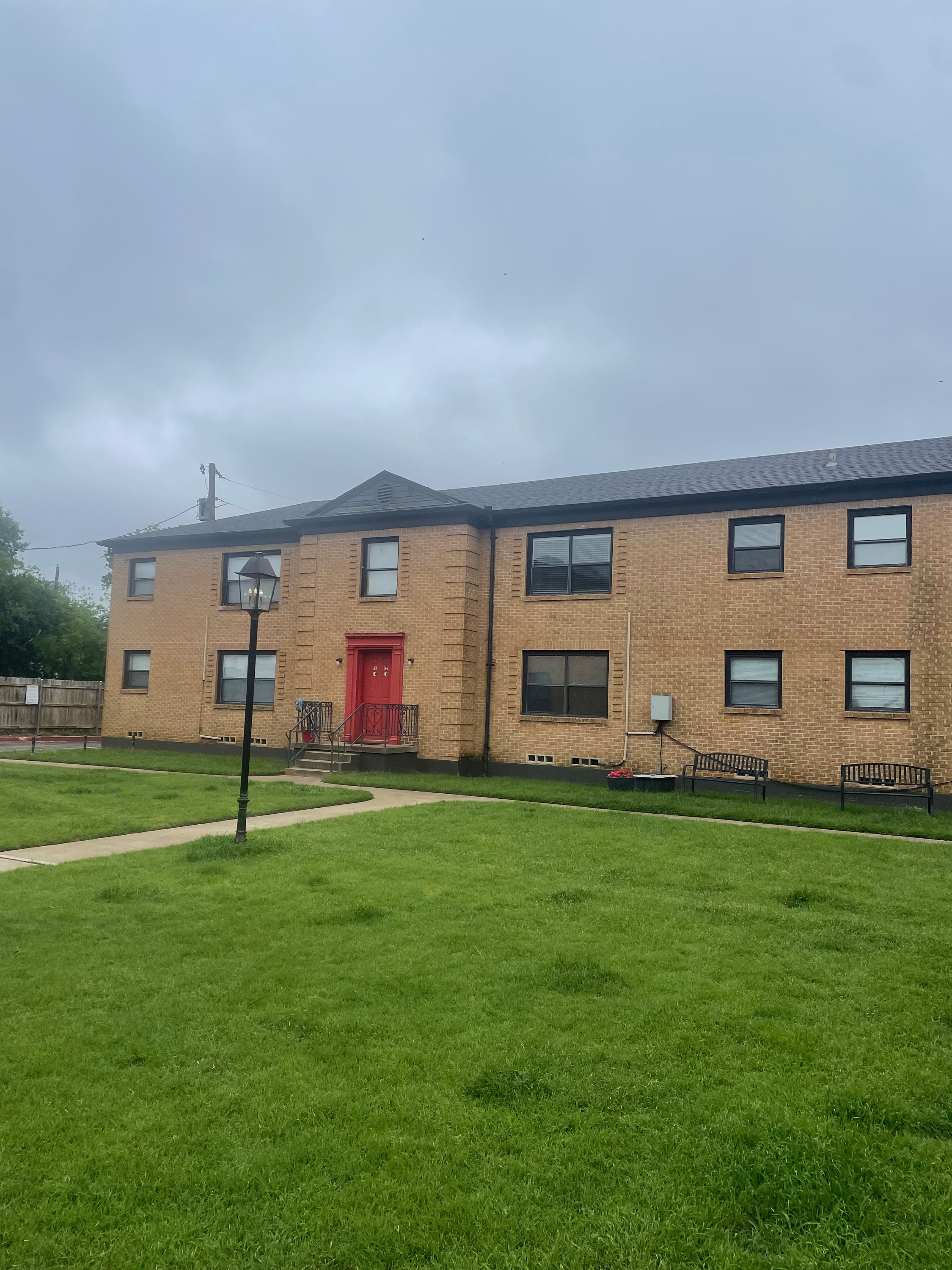 Courtyard on Main Apartments