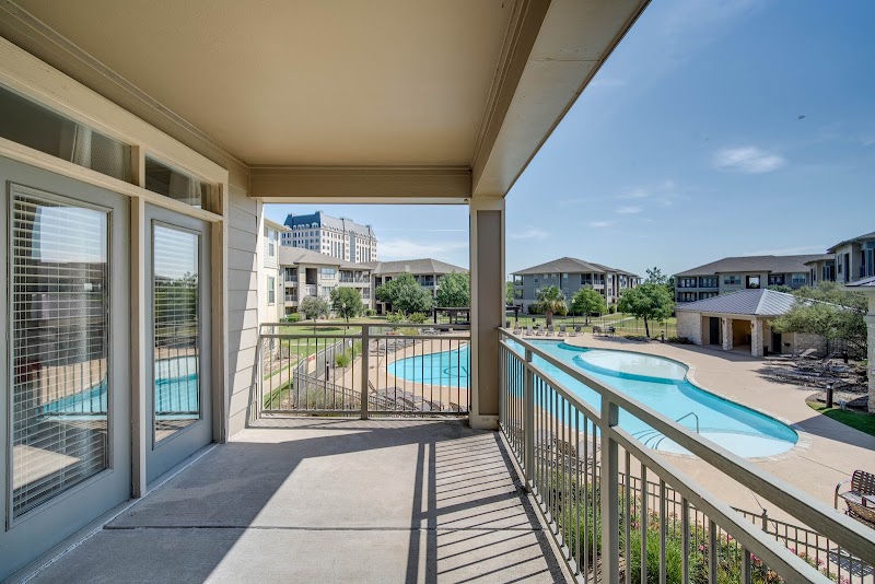 Crescent Pointe Apartments