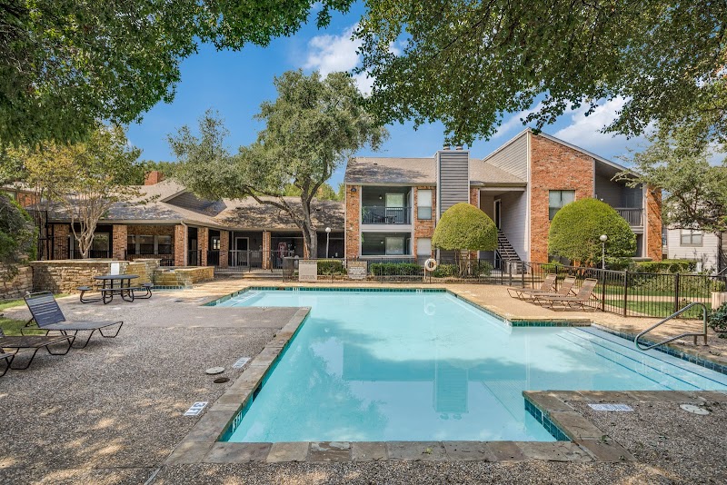 Falltree Apartments