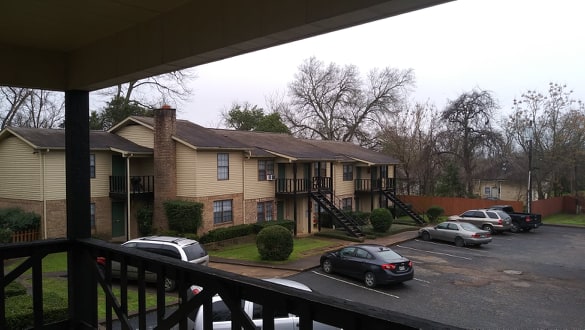 Green Oaks Apartments