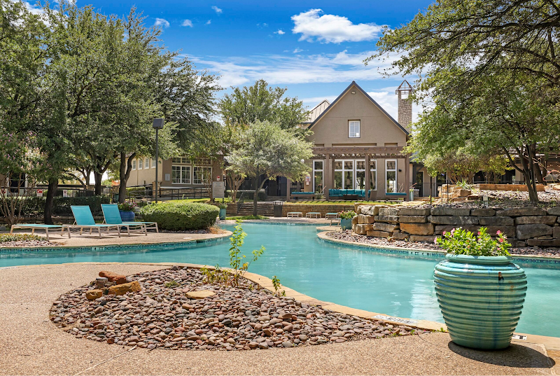 Hidden Lakes Apartments