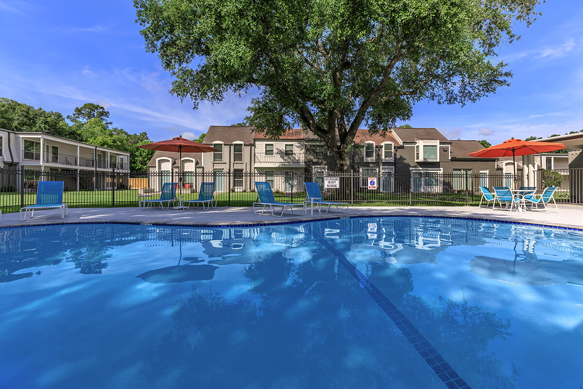 Hollister Apartments