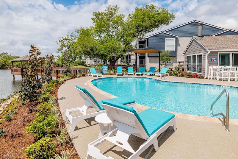 LakeVue Apartments