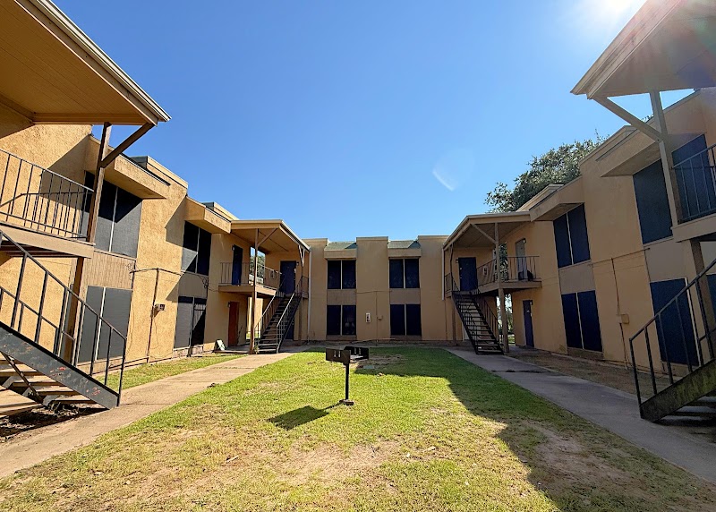 Lamond Grove Apartments