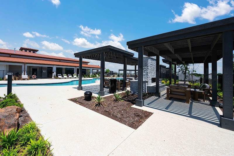 Mansions at Oak Point