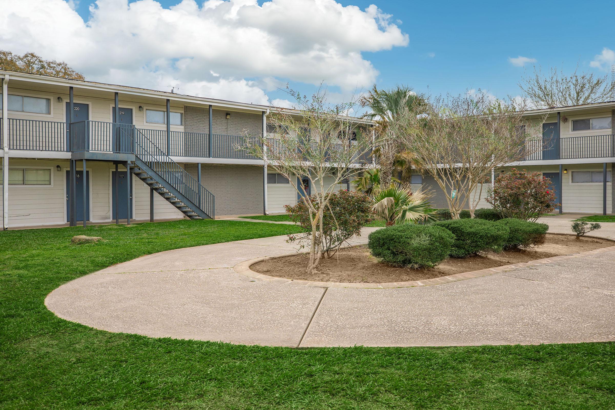 Palms at Alvin Apartments