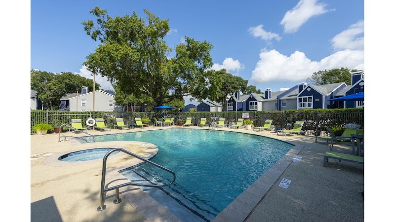 Raintree Apartments