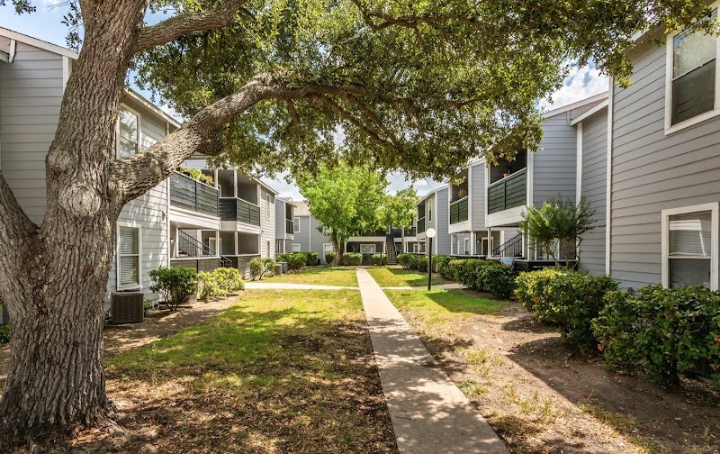 Silvermine Apartments