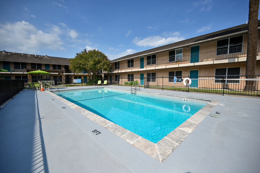 Villa Chateau Apartments